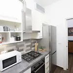 Lovely Design Apartment With Balcony